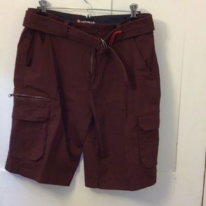 Air walk cargo shorts in like new condition sz 32